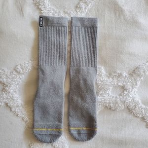 MERGE4 Gray Crew Socks, Large